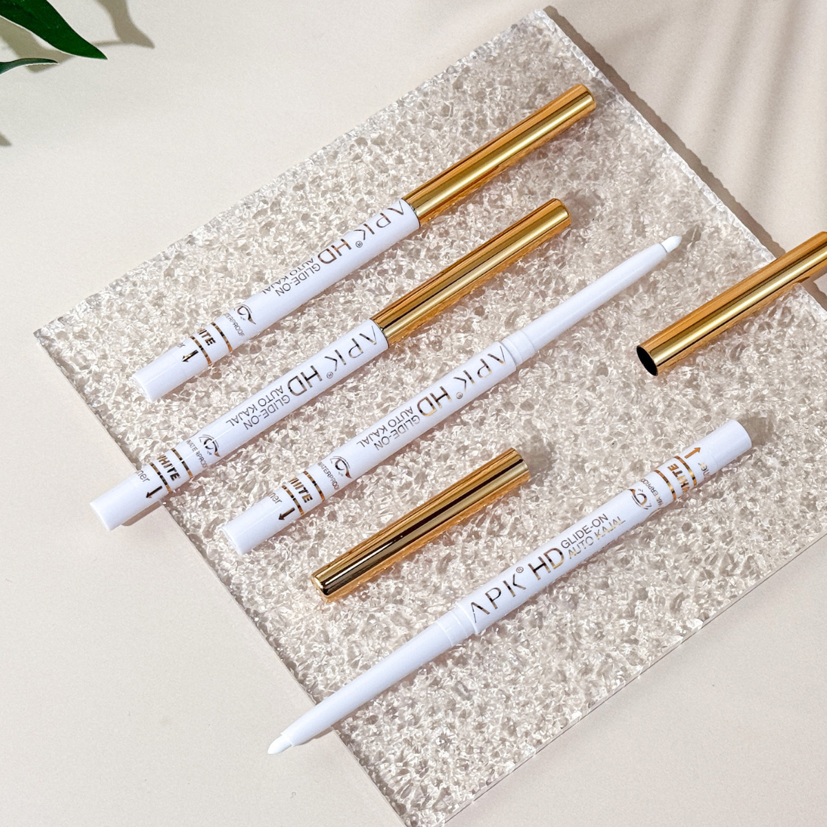 APK HD Glide-On Auto Kajal Single Stroke Eyeliner Pencil – White