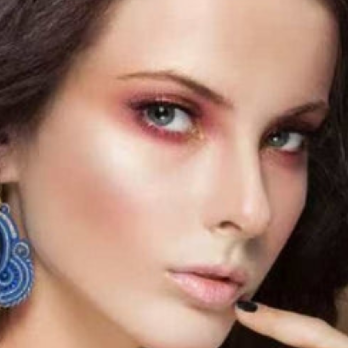 APK Prime and Fine Matte Pressed Powder – Oil Control and SPF25